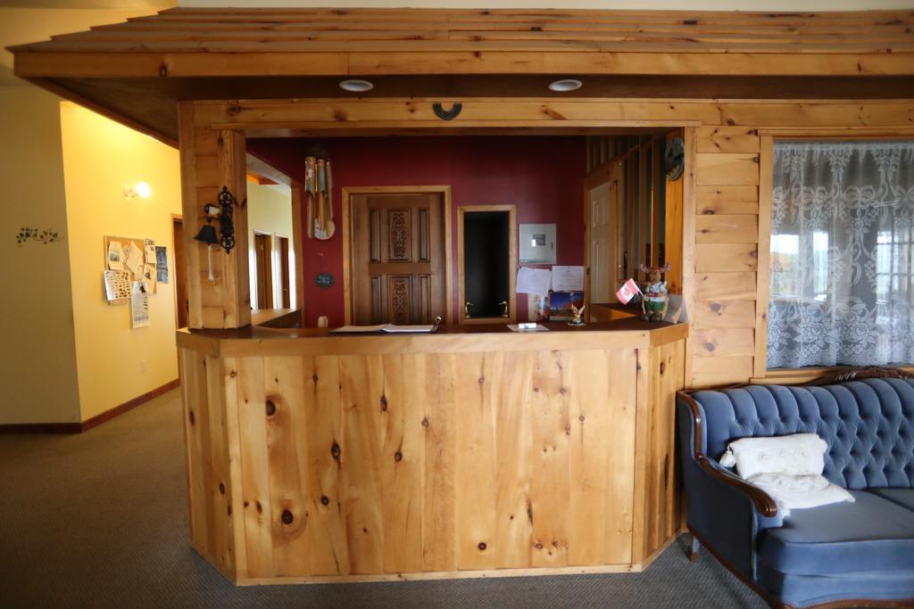 Wildberry Country Lodge B&B St. Anthony Eksteriør bilde